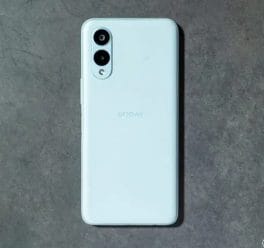 arrows we2の背面デザイン | 安く買う匠 arrows We2の背面デザイン